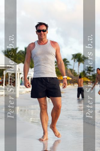 Curacao 24 december 2010
Gerard Joling op het strand van Mambo Beach op Curacao.
Peter Smulders bv