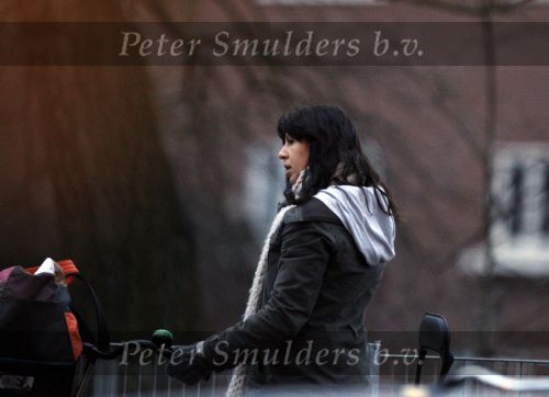 Amsterdam 16 december 2010
Isa Hoes brengt de kinderen naar school.
Peter Smulders bv