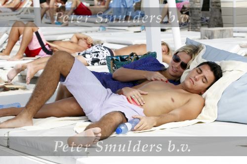Curacao 30 december 2010
Jan Smit en Lisa relaxen op Curacao nadat Jan een optreden heeft gehad op Mambo Beach. 
Peter Smulders bv