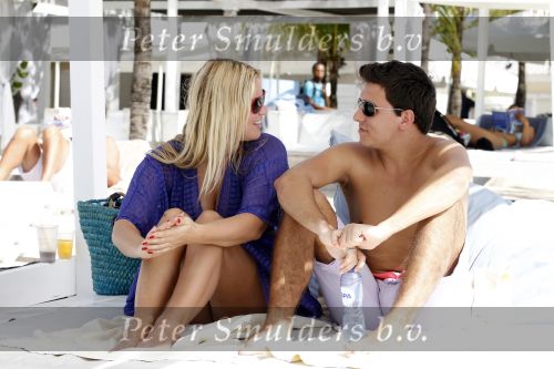 Curacao 30 december 2010
Jan Smit en Lisa relaxen op Curacao nadat Jan een optreden heeft gehad op Mambo Beach. 
Peter Smulders bv