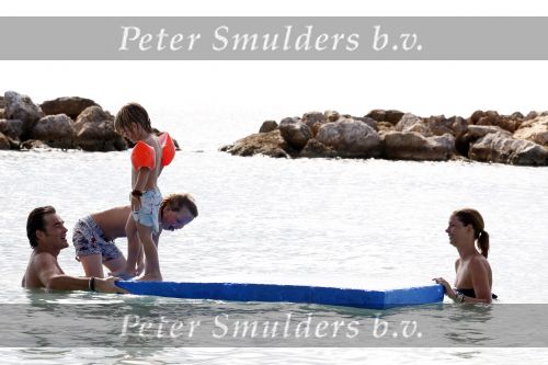 Curacao 31 december 2010
Jeroen v d Boom met zijn vrouw Dany en zoons Daan en Luuk op vakantie op Curacao.
Peter Smulders bv