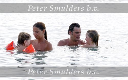 Curacao 31 december 2010
Jeroen v d Boom met zijn vrouw Dany en zoons Daan en Luuk op vakantie op Curacao.
Peter Smulders bv