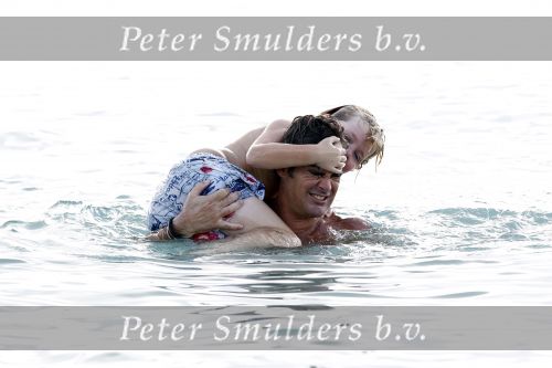 Curacao 31 december 2010
Jeroen v d Boom met zijn vrouw Dany en zoons Daan en Luuk op vakantie op Curacao.
Peter Smulders bv