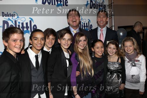 Zoetermeer, 19 December 2010
Premiere in het stadstheater van de musical Dr. Dolittle
Van links naar rechts:
Sam Leijten, Mika Broekhuizen, Dioni Jurado, Peter de Kroon, Cherida Krijgsman, Deborah Dijkmans, Maaike Lubbers en Romy Oskam.
Foto Peter Smulders BV