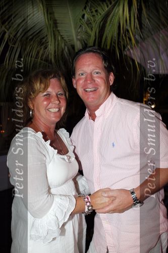 Curacao 1 januari 2010
Mario Been met zijn vrouw Astrid op nieuwjaarsfeest Mambo Beach.
Peter Smulders bv