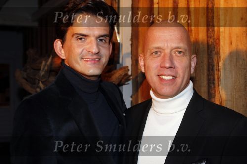 Amsterdam 2 november 2010
Premiere Holiday on ice bij de RAI en de zuidpool. maurice Wijnen met vriend
Peter Smulders bv
