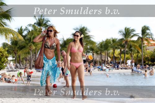 Curacao 24 december 2010
Melody en haar moeder Patricia Klaver samen op vakantie op Curacao.
Peter Smulders bv