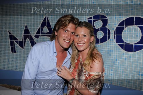 Curacao 29 december 2010
Nick Nielsen en zijn vriendin bij Mambo beach.
Peter Smulders bv
