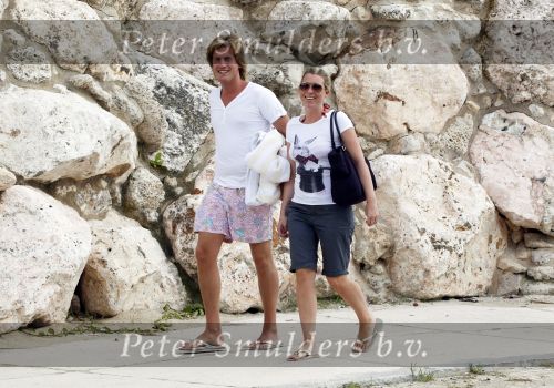 Curacao 31 december 2010
Nick Nielsen met zijn vriendin op curacao.
Peter Smulders bv