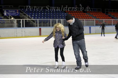 Amsterdam 4 januari 2011
Patty Brard en haar vriend Nicky v Dam schaatsend op de Jaap eden baan.
Peter Smulders bv