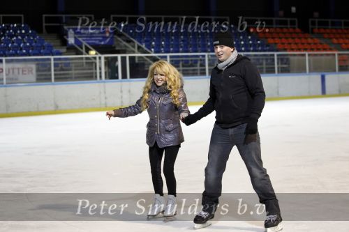 Amsterdam 4 januari 2011
Patty Brard en haar vriend Nicky v Dam schaatsend op de Jaap eden baan.
Peter Smulders bv