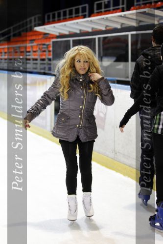 Amsterdam 4 januari 2011
Patty Brard en haar vriend Nicky v Dam schaatsend op de Jaap eden baan.
Peter Smulders bv