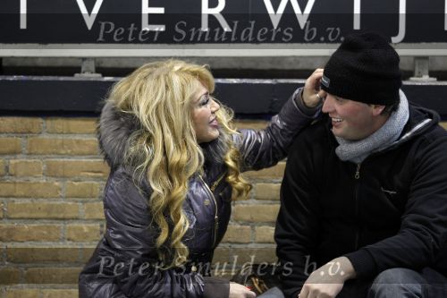 Amsterdam 4 januari 2011
Patty Brard en haar vriend Nicky v Dam schaatsend op de Jaap eden baan.
Peter Smulders bv
