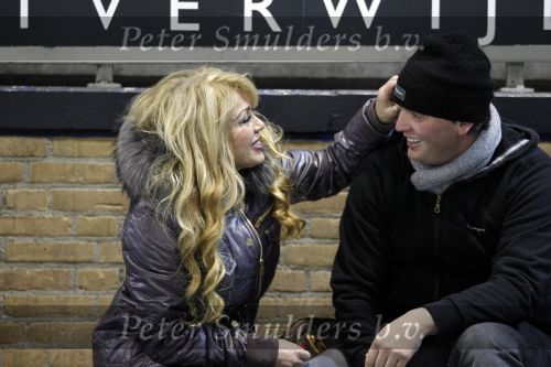 Amsterdam 4 januari 2011
Patty Brard en haar vriend Nicky v Dam schaatsend op de Jaap eden baan.
Peter Smulders bv