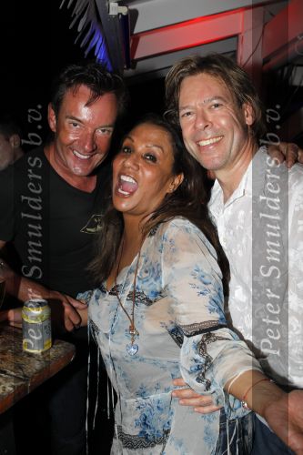 Curacao 29 december 2010
Patty Brard met vriend Antoine en Gerard Joling bij concert Jan Smit op Mambo Beach.
Peter Smulders bv