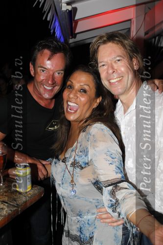 Curacao 29 december 2010
Patty Brard met vriend Antoine en Gerard Joling bij concert Jan Smit op Mambo Beach.
Peter Smulders bv