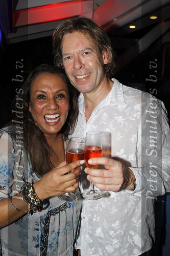 Curacao 29 december 2010
Patty Brard met vriend Antoine en Gerard Joling bij concert Jan Smit op Mambo Beach.
Peter Smulders bv