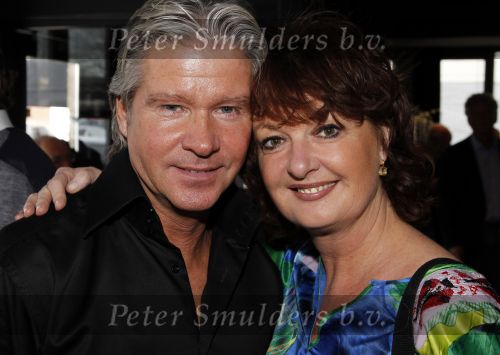 Amsterdam 7 december 2010
Presentatie boek Dries Roelvink bij la Brochette. Patty Harpenau
Peter Smulders bv