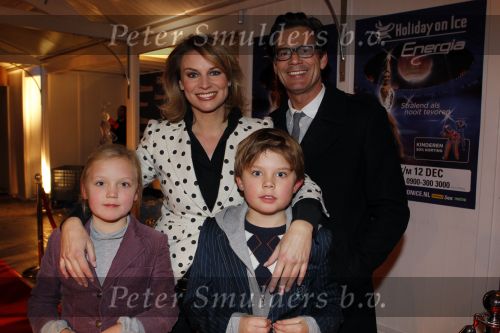 Amsterdam 2 november 2010
Premiere Holiday on ice bij de RAI en de zuidpool. Pernille la Lau met kinderen
Peter Smulders bv