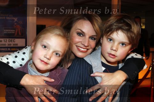 Amsterdam 2 november 2010
Premiere Holiday on ice bij de RAI en de zuidpool. Pernille la Lau met kinderen
Peter Smulders bv