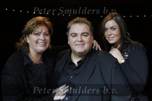 Amsterdam 8 december 2010
Peter Beense 25 jaar artiest . Hij viert dat met een concert in Carre. Peter met zijn vrouw en dochter
Peter Smulders bv
