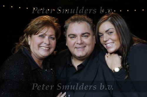 Amsterdam 8 december 2010
Peter Beense 25 jaar artiest . Hij viert dat met een concert in Carre. Peter met zijn vrouw en dochter
Peter Smulders bv