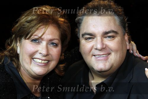 Amsterdam 8 december 2010
Peter Beense 25 jaar artiest . Hij viert dat met een concert in Carre. Peter met zijn vrouw en dochter
Peter Smulders bv