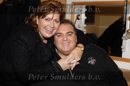 Amsterdam 8 december 2010
Peter Beense 25 jaar artiest . Hij viert dat met een concert in Carre. Peter met zijn vrouw en dochter
Peter Smulders bv