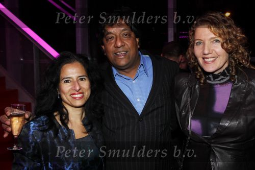 Hilversum 7 december 2010
Uitreiking Radio bitches awards. Prem Radhakishun met vrouw en collega
Peter Smulders bv