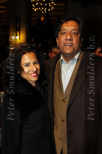 Scheveningen 17 januari 2011
Premiere Sonny Boy in het circustheater. Prem Radhakishun met vrouw
Peter Smulders bv