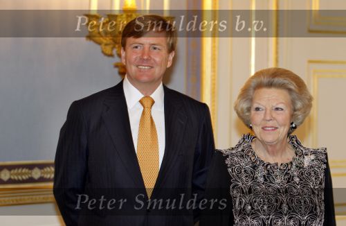 Den Haag 13 januari 2011
Koningin Beatrix Prins Willem Alexander en prinses Maxima ontvangen de sultan van Brunei op paleis Noordeinde.
Peter Smulders bv