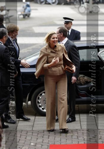 Rotterdam 12 december 2010
Prins Willem Alexander en prinses Maxima bezoeken musical in Rotterdam.
Peter Smulders bv