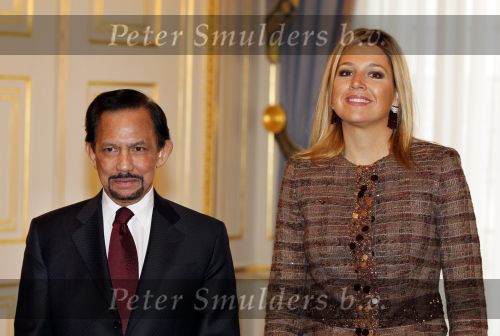 Den Haag 13 januari 2011
Koningin Beatrix Prins Willem Alexander en prinses Maxima ontvangen de sultan van Brunei op paleis Noordeinde.
Peter Smulders bv