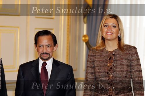 Den Haag 13 januari 2011
Koningin Beatrix Prins Willem Alexander en prinses Maxima ontvangen de sultan van Brunei op paleis Noordeinde.
Peter Smulders bv