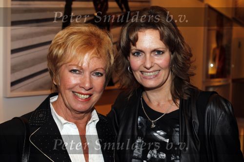 Amsterdam 6 januari 2011
Premiere Volendam in het nieuwe de la mar. Ria Valk met dochter
Peter Smulders bv