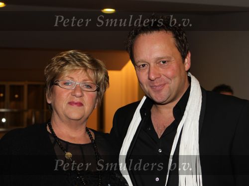 Tilburg, 9 December 2010
Premiere TOON
Richard Groenendijk met zijn moeder
Foto Peter Smulders BV