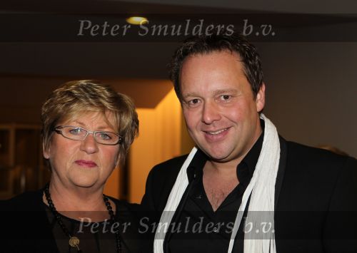 Tilburg, 9 December 2010
Premiere TOON
Richard Groenendijk met zijn moeder
Foto Peter Smulders BV