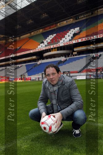 Amsterdam 7 januari 2011
Robert Leroy en George The van Volendam music in de arena.
Peter Smulders bv