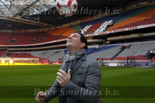 Amsterdam 7 januari 2011
Robert Leroy en George The van Volendam music in de arena.
Peter Smulders bv