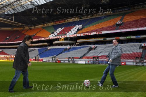 Amsterdam 7 januari 2011
Robert Leroy en George The van Volendam music in de arena.
Peter Smulders bv