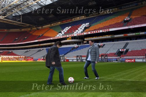 Amsterdam 7 januari 2011
Robert Leroy en George The van Volendam music in de arena.
Peter Smulders bv