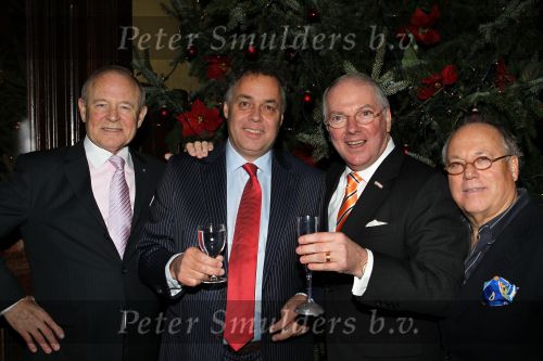 Utrecht, 7 December 2010
Kerstborrel van Princess
Ronnie Tober met Aad Ouborg, Jan Jochems en Joop Braakhekke
Foto Peter Smulders BV