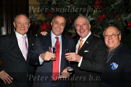 Utrecht, 7 December 2010
Kerstborrel van Princess
Ronnie Tober met Aad Ouborg, Jan Jochems en Joop Braakhekke
Foto Peter Smulders BV
