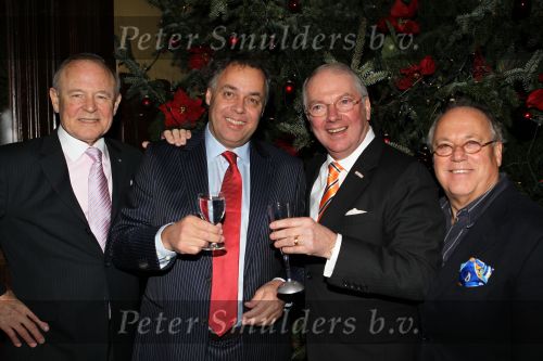 Utrecht, 7 December 2010
Kerstborrel van Princess
Ronnie Tober met Aad Ouborg, Jan Jochems en Joop Braakhekke
Foto Peter Smulders BV
