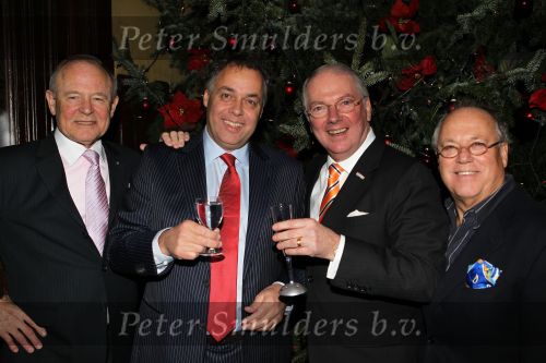 Utrecht, 7 December 2010
Kerstborrel van Princess
Ronnie Tober met Aad Ouborg, Jan Jochems en Joop Braakhekke
Foto Peter Smulders BV
