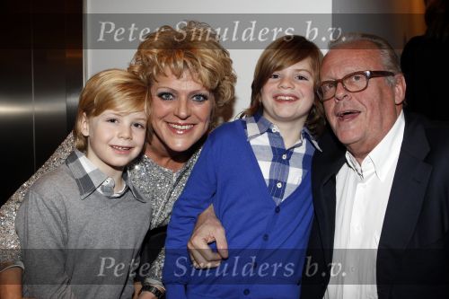 Amsterdam 6 december 2010
Premiere Simone Kleinsma in het nieuwe de la mar theater. Simone en Guus Verstraete
Peter Smulders bv