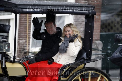 Amsterdam 13 december 2010
Tatjana en Peter v d Vorst in een koets rijdens over de Amsterdamse Grachtend voor opnames Programma waarin Tatjana op zoek gaat naar een man.