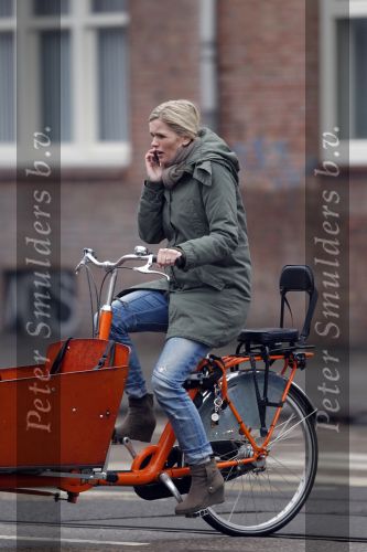 Amsterdam 7 januari 2011
Tooske Ragas op de bakfiets.
Peter Smulders bv