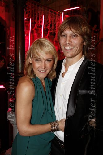 Amsterdam 13 januari 2011
Uitreiking Elle style awards in de stadsschouwburg. Wende Snijders met vriend
Peter Smulders bv