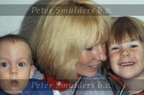Willeke Alberti
met haar kinderen Johnny de Mol en Kai Lerby
Foto Peter Smulders BV